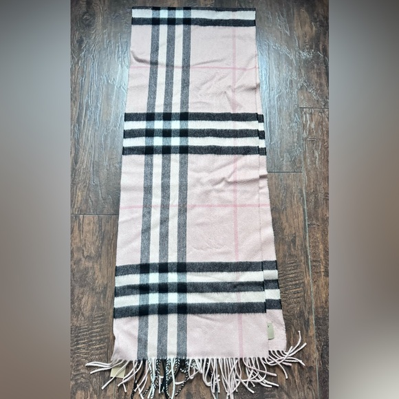 Burberry Pink Giant Check Cashmere Scarf - Picture 2 of 6